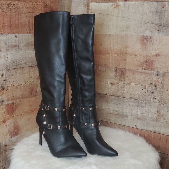 Anne Michelle - Picture 1 of 14